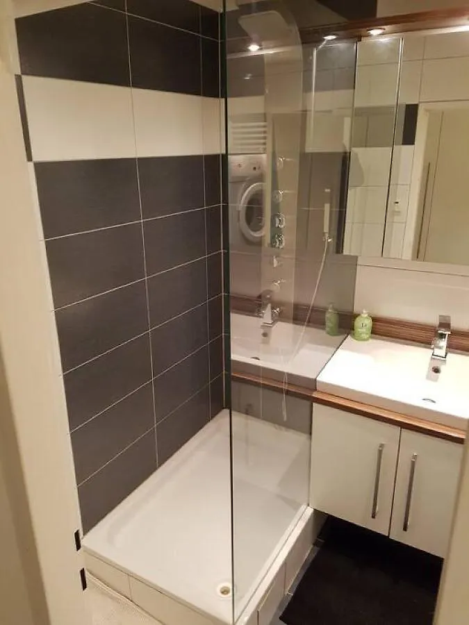 Esslinger Hauptstr Spacious Apartment With Loggia Vienna