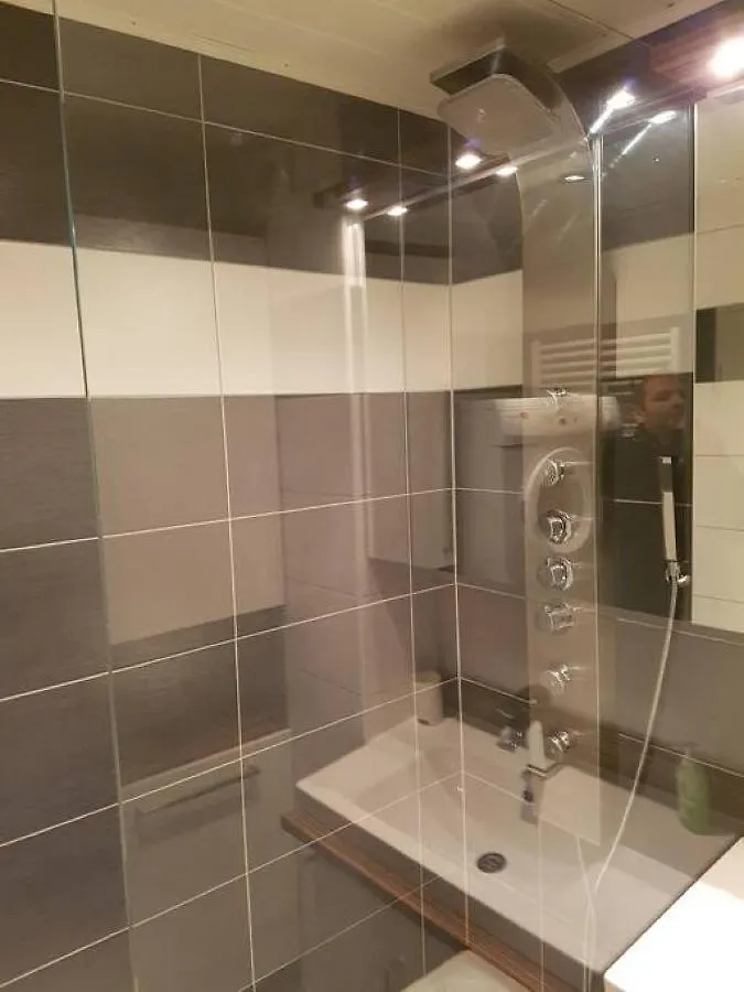 Esslinger Hauptstr Spacious Apartment With Loggia Vienna