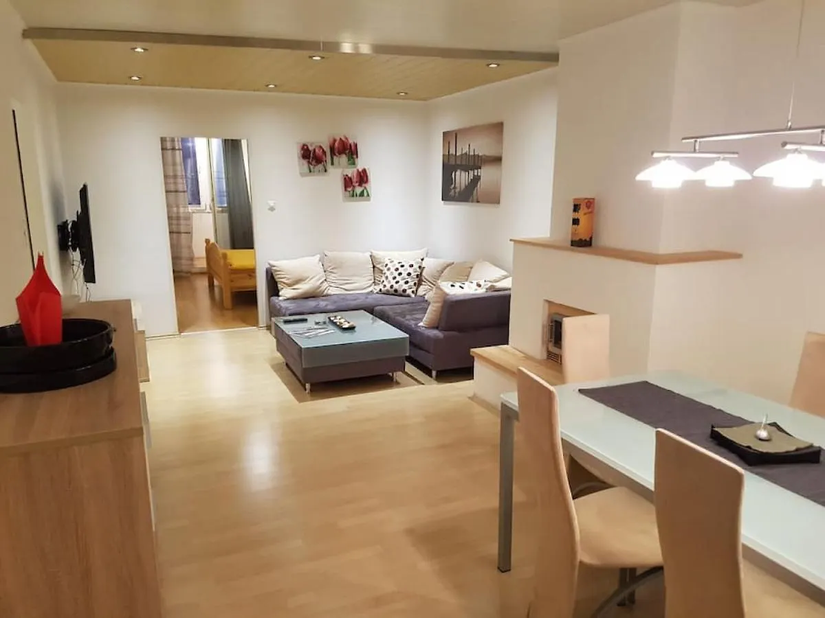 Esslinger Hauptstr Spacious Apartment With Loggia Vienna