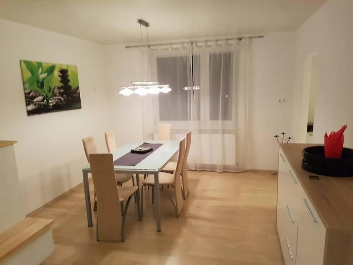 Esslinger Hauptstr Spacious Apartment With Loggia Vienna Austria